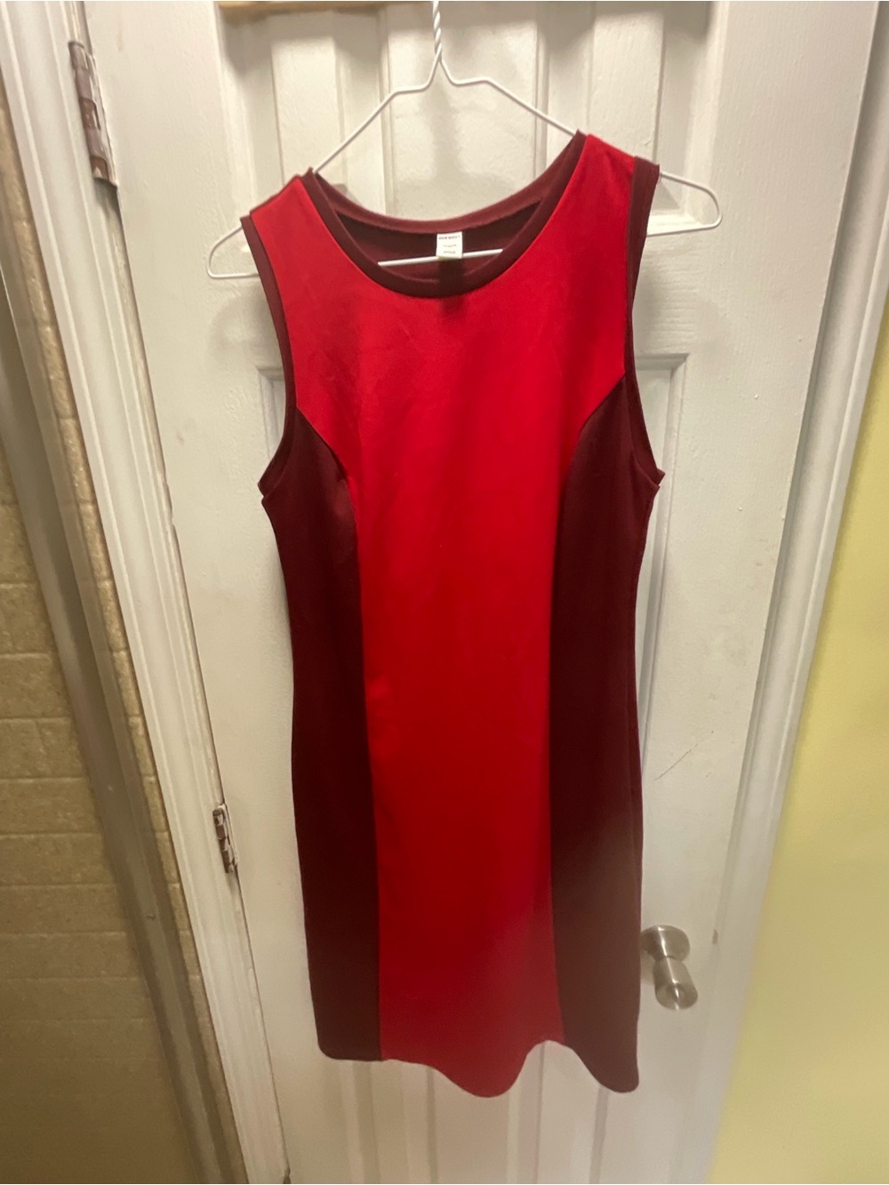 Red & Burgundy Old Navy Sleeveless Dress Size M